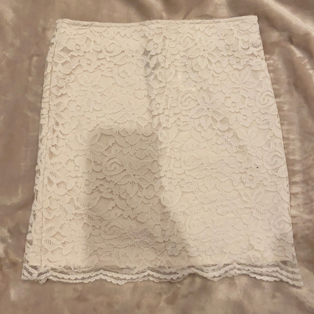 H&M fitted lace skirt